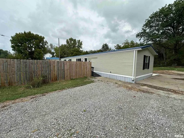 $154,500 | 324 South Main Street, Ewing, IL 62836