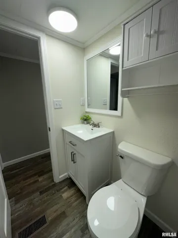 $154,500 | 324 South Main Street, Ewing, IL 62836