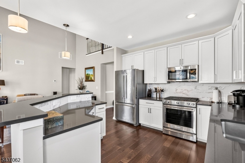 29 Norton Road Hillsborough, NJ 08844 - Photo 10 of 41