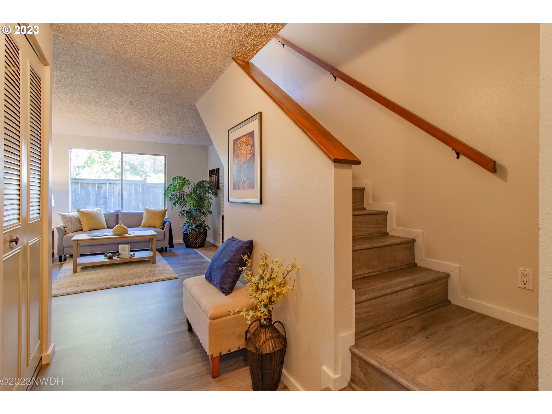1302 Quaker Street Eugene, OR 97402 - Photo 4 of 28 a view of entryway and hall with wooden floor