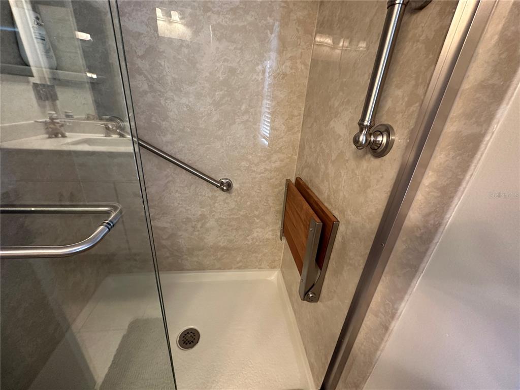 8649 Southwest 108th Ln Road Ocala, FL 34481 - Photo 29 of 72 MASTER SHOWER