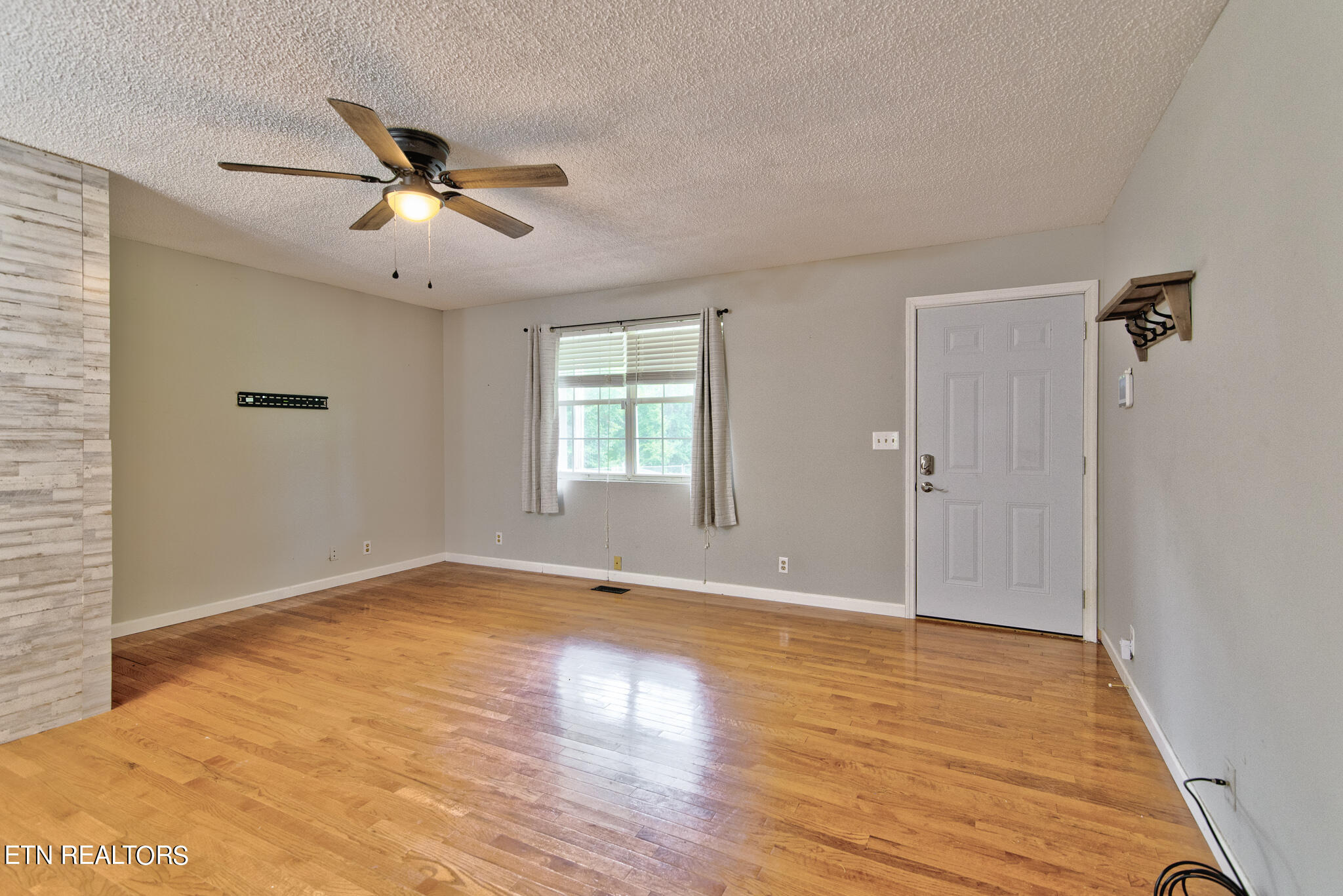 530 McDeerman Road Jacksboro, TN 37757 - Photo 8 of 37 mcdeerman-11