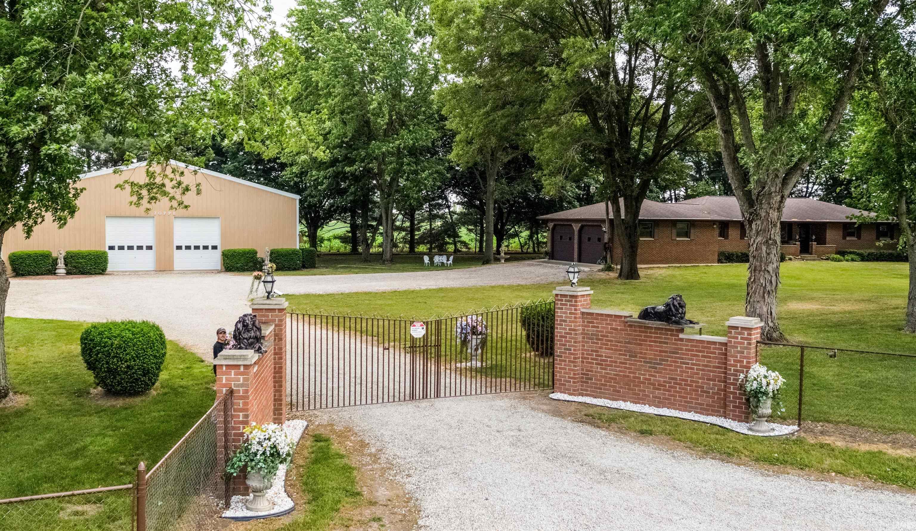 3083 East 300 North Rochester, IN 46975 - Photo 1 of 36 Gallery Image 1