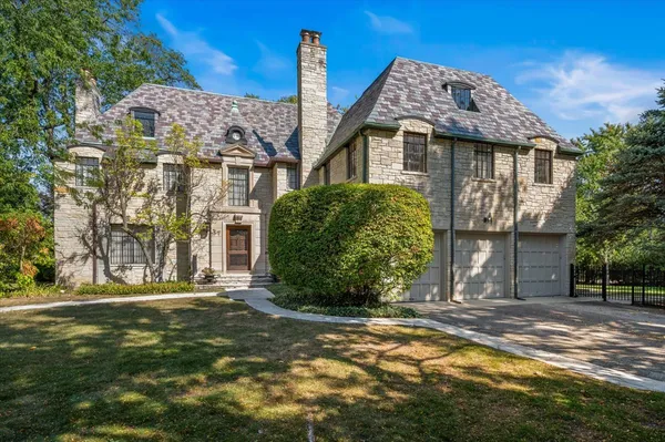 $2,800,000 | 54 Kenilworth Avenue, Kenilworth, IL 60043