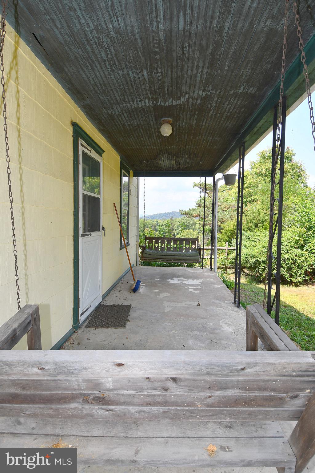 988 Johnsons Mill Road Berkeley Springs, WV 25411 - Photo 5 of 68