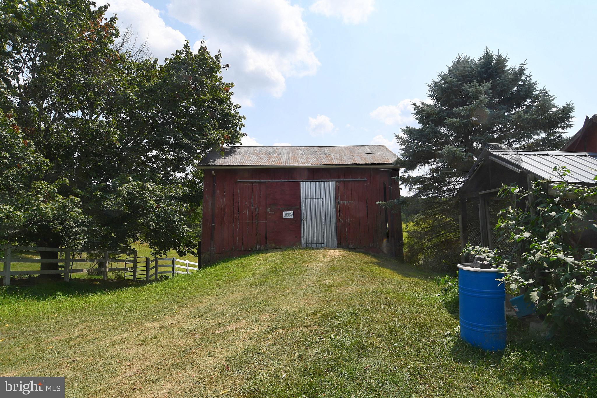 988 Johnsons Mill Road Berkeley Springs, WV 25411 - Photo 9 of 68