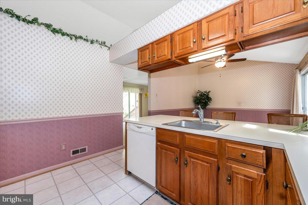 20506 Beaver Ridge Road Gaithersburg, MD 20886 - Photo 26 of 79 Gallery Image 26