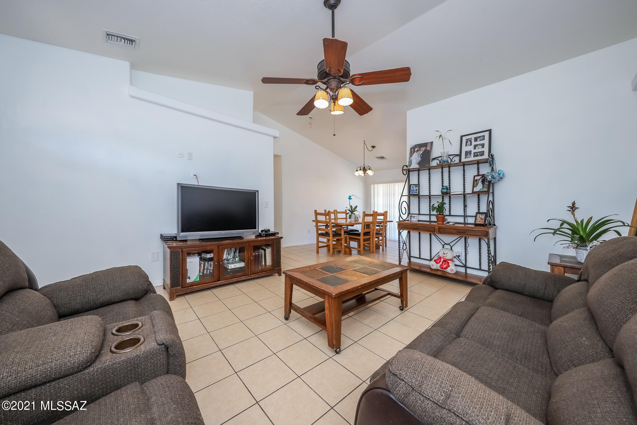 450 Camino Brizza Bonel, Unit 3 Rio Rico, AZ 85648 - Photo 4 of 21 4