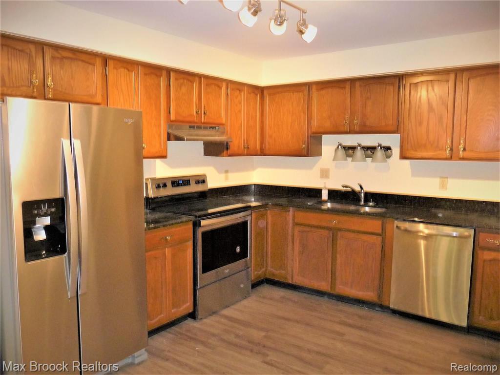 1155 Derby Road Birmingham, MI 48009 - Photo 6 of 14