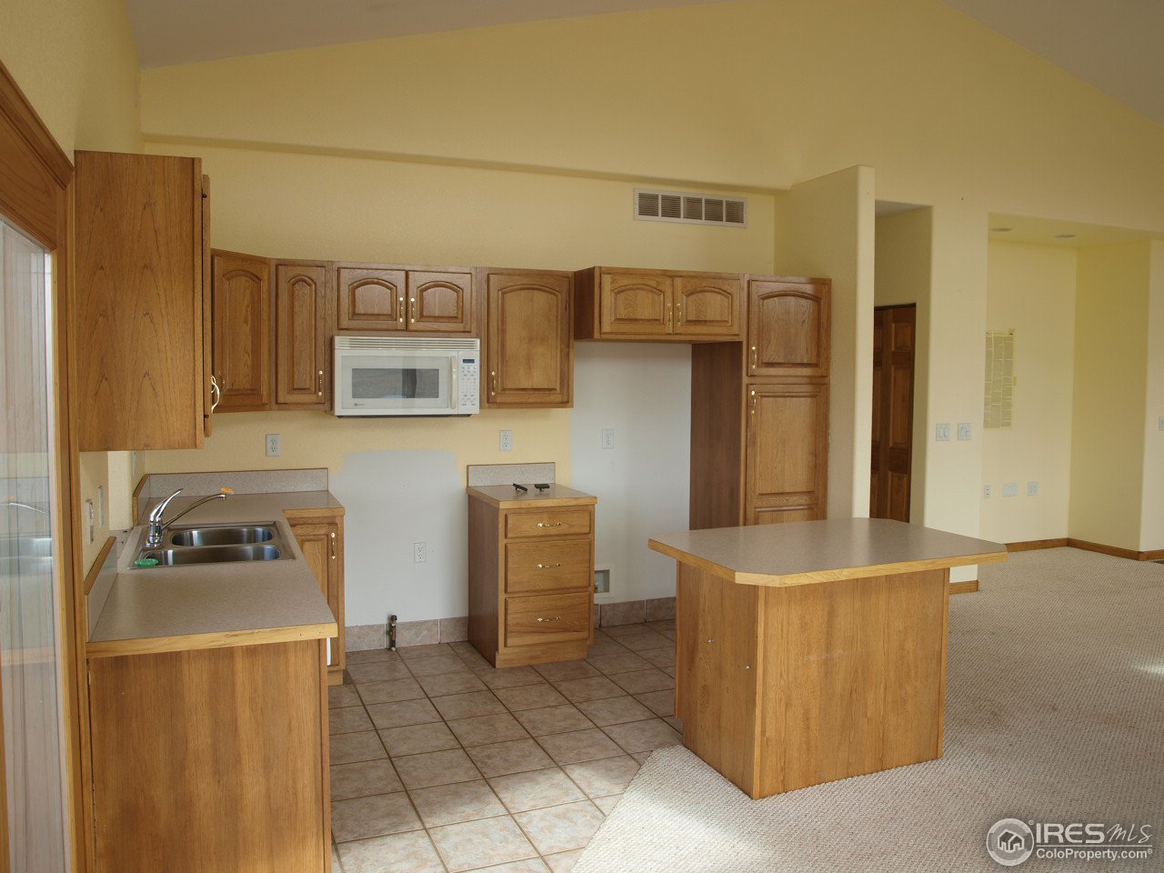 8867 Old Ranch Road Livermore, CO 80536 - Photo 7 of 25 Kitchen