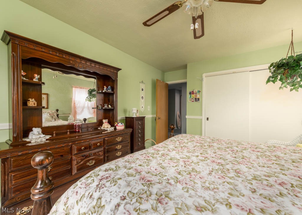 32144 Densmore Road Willowick, OH 44095 - Photo 10 of 27 Bedroom 1
