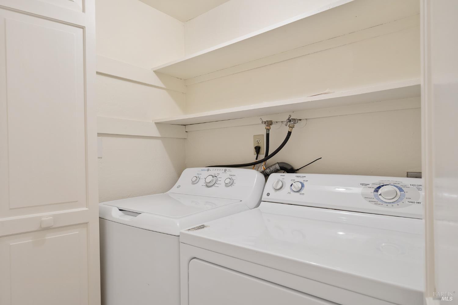 171 Glen Park Avenue San Rafael, CA 94901 - Photo 15 of 27 a utility room with dryer and washer