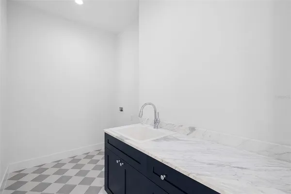 $1,250,000 | 3301 West Iowa Avenue, Tampa, FL 33611