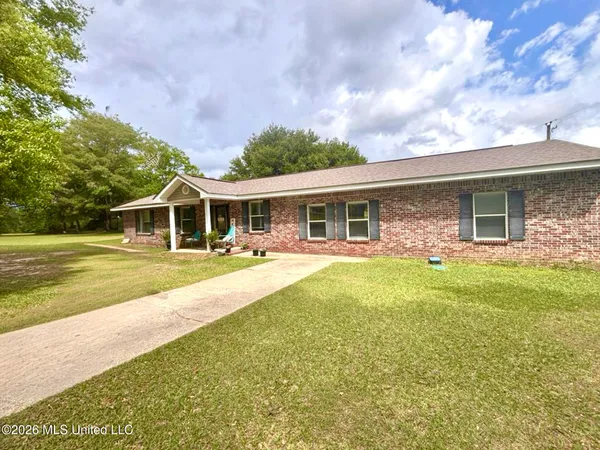 $279,000 | 1352 Rock Ranch Road, Carriere, MS 39426