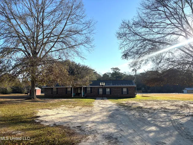 $289,000 | 1352 Rock Ranch Road, Carriere, MS 39426