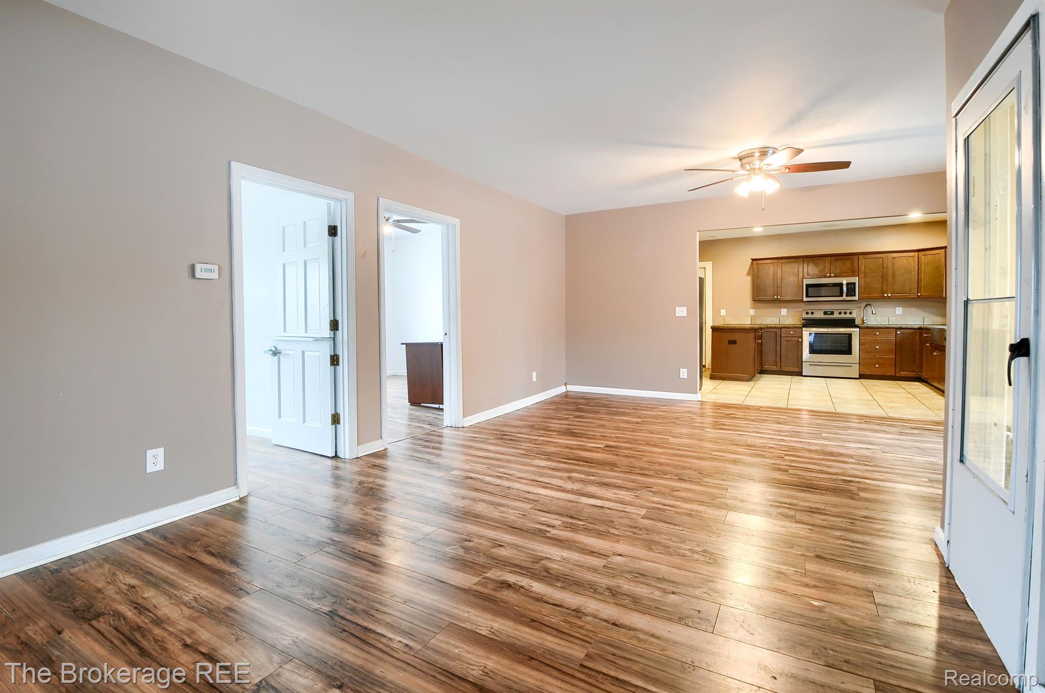 4047 South Center Road Burton, MI 48519 - Photo 14 of 48 Gallery Image 14