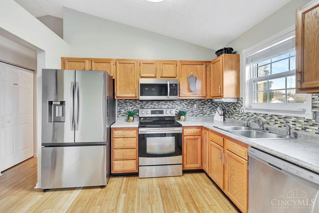 1228 Nottingham Road Amelia, OH 45102 - Photo 7 of 49 Gallery Image 7