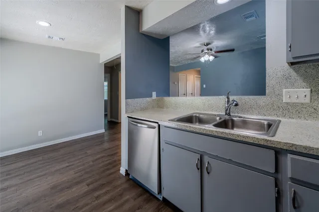 $1,950 | 2027 Alabama Street, Pasadena, TX 77503