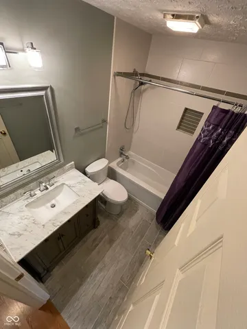 $2,495 | 11135 Founders Place, Fishers, IN 46038