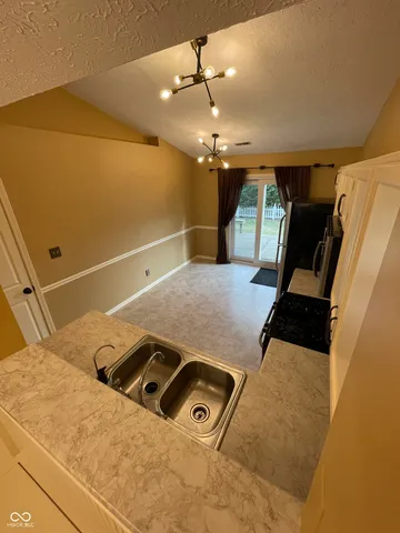 $2,495 | 11135 Founders Place, Fishers, IN 46038