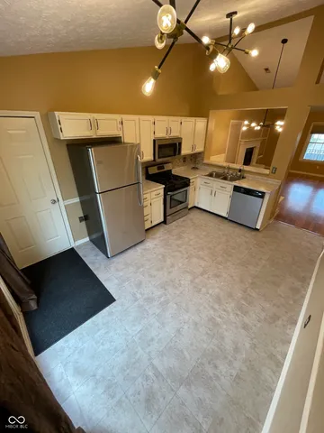 $2,495 | 11135 Founders Place, Fishers, IN 46038