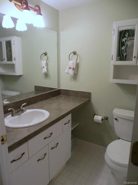 708 South Milford Road, Unit 2 Milford, MI 48381 - Photo 12 of 18