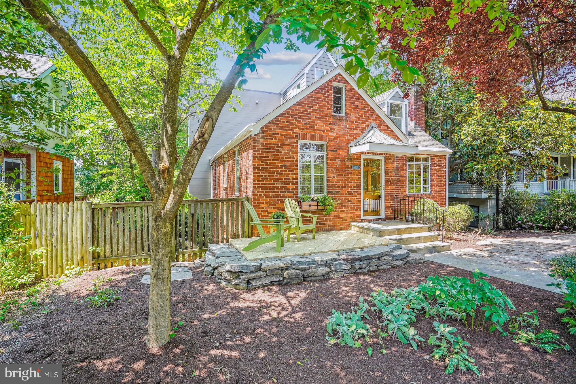 6424 Ridge Drive Bethesda, MD 20816 - Photo 4 of 69 Cape Cod home with contemporary addition