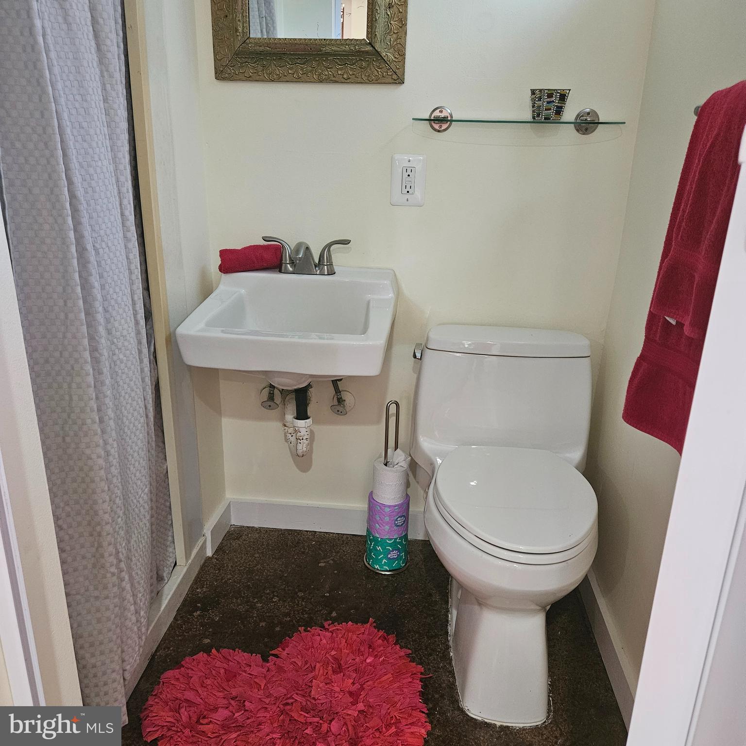 6424 Ridge Drive Bethesda, MD 20816 - Photo 41 of 69 4th Full Bath