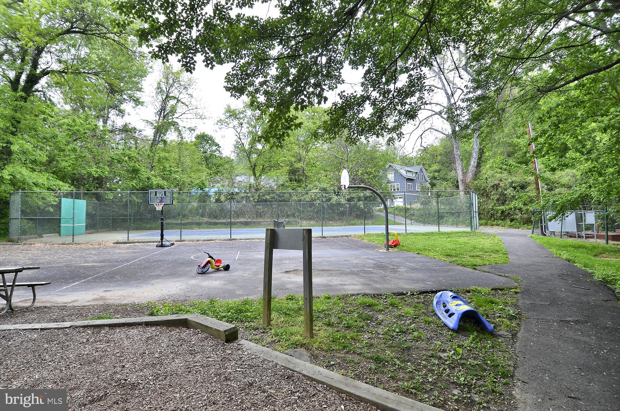 6424 Ridge Drive Bethesda, MD 20816 - Photo 62 of 69 Brookmont amenities