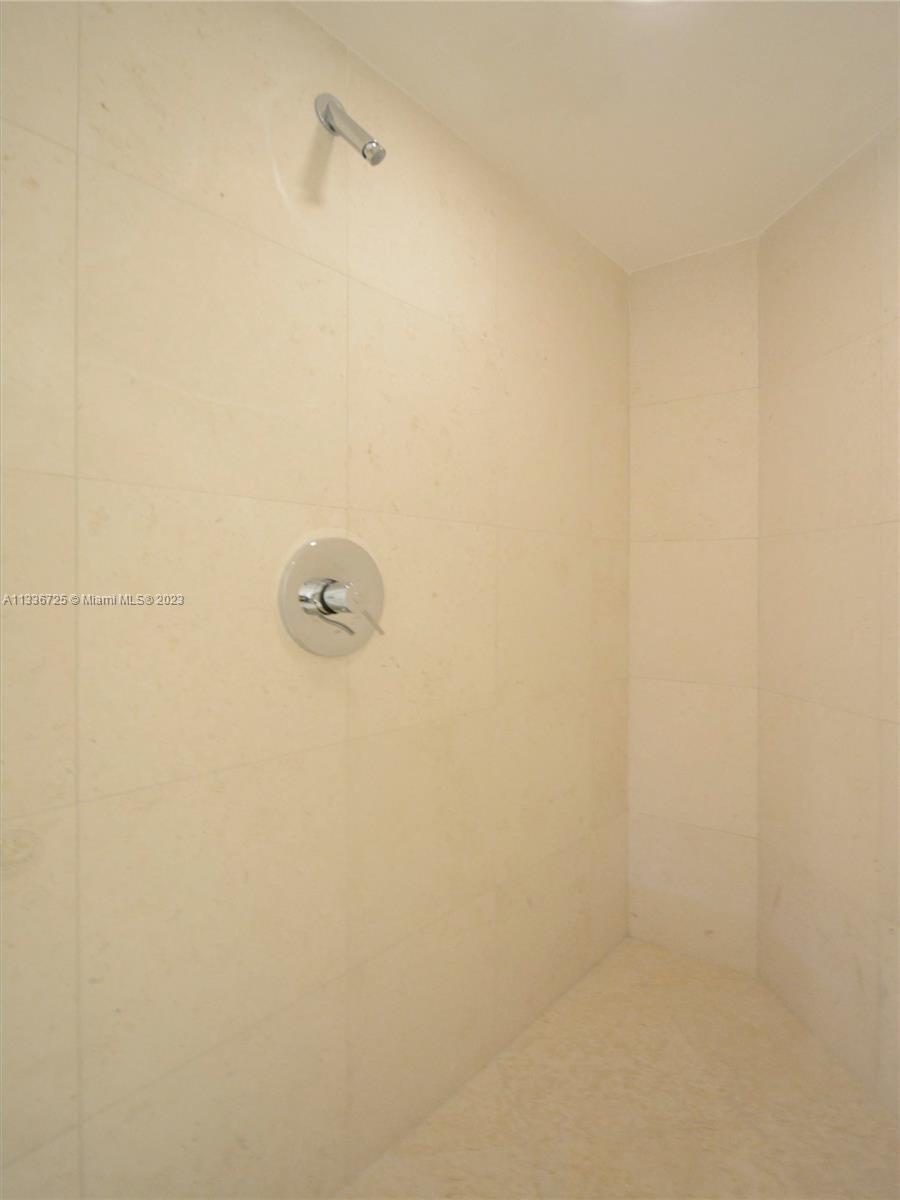 450 Alton Road, Unit 2006 Miami Beach, FL 33139 - Photo 23 of 34