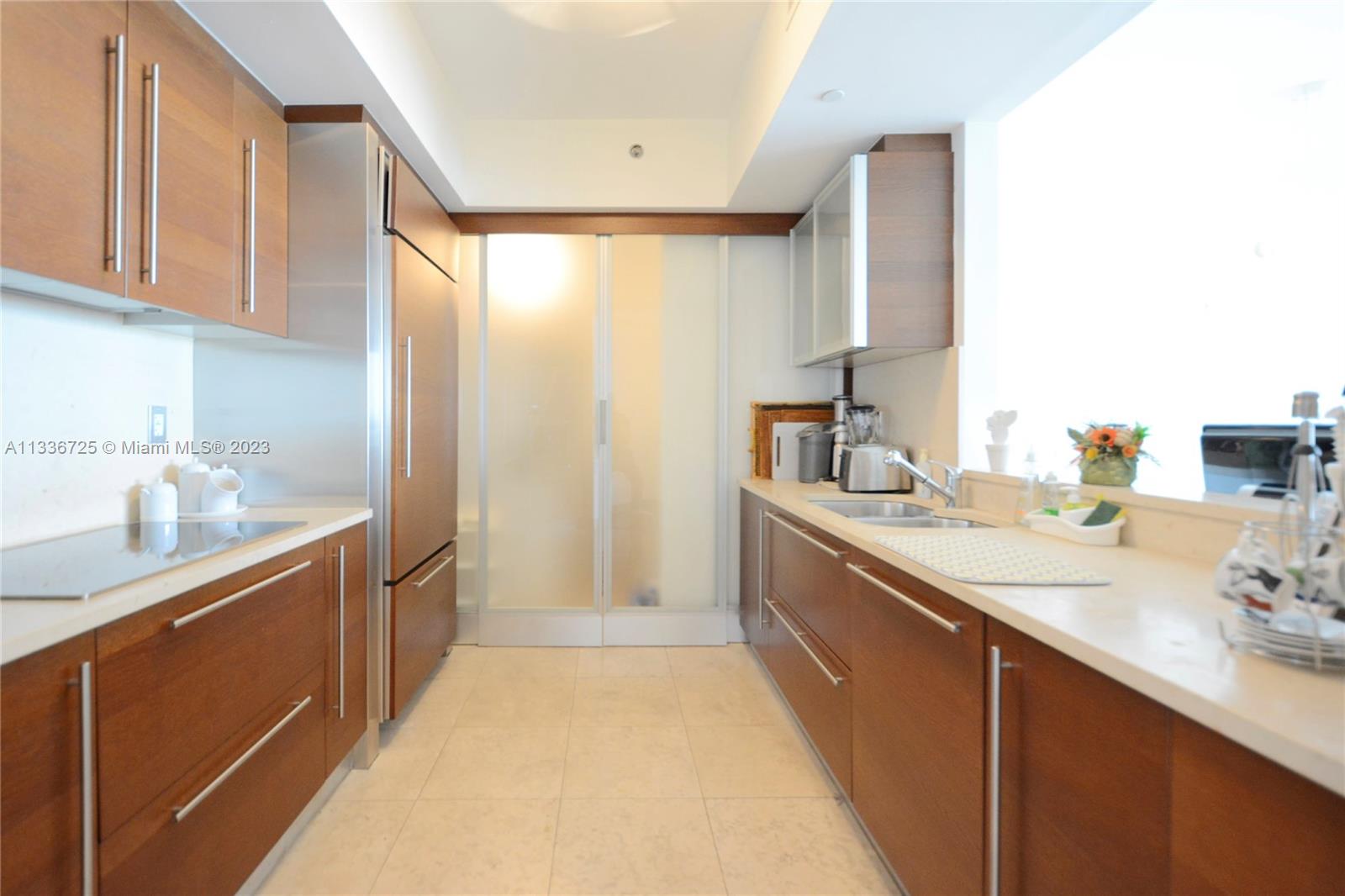 450 Alton Road, Unit 2006 Miami Beach, FL 33139 - Photo 10 of 34