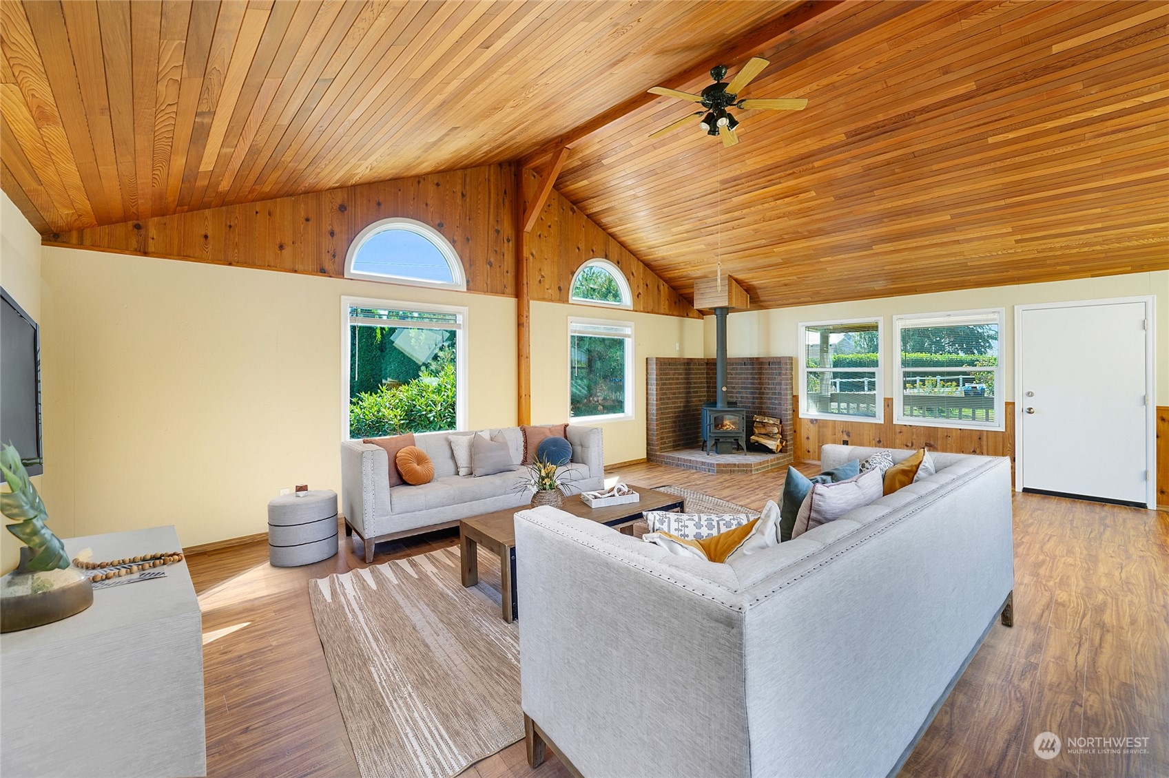 15060 Fir Island Road Mount Vernon, WA 98273 - Photo 4 of 36 Gallery Image 4