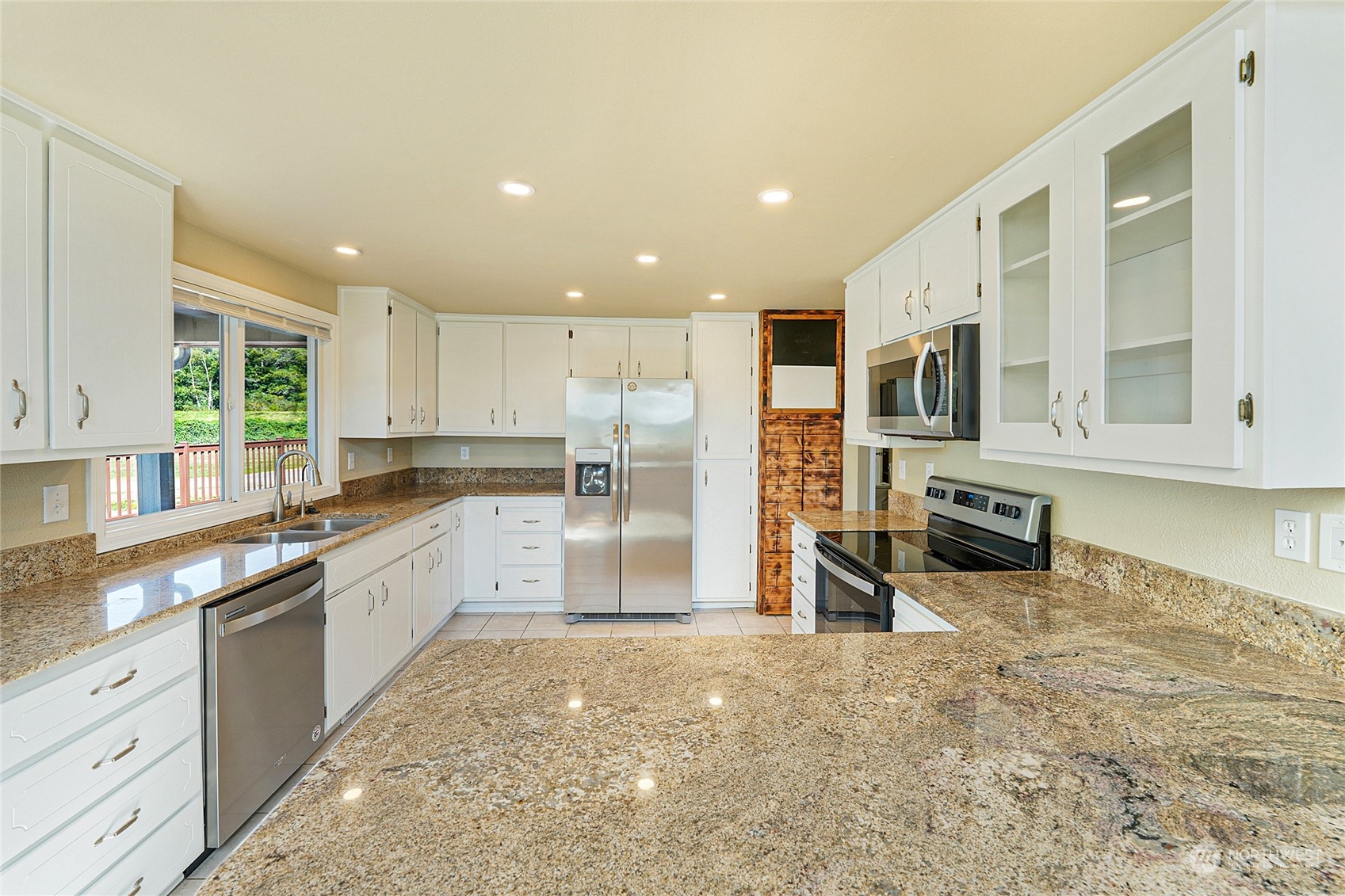 15060 Fir Island Road Mount Vernon, WA 98273 - Photo 6 of 36 Gallery Image 6