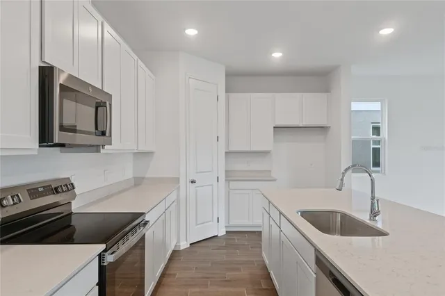 $366,700 | 741 Lake Dell Drive, Dundee, FL 33838