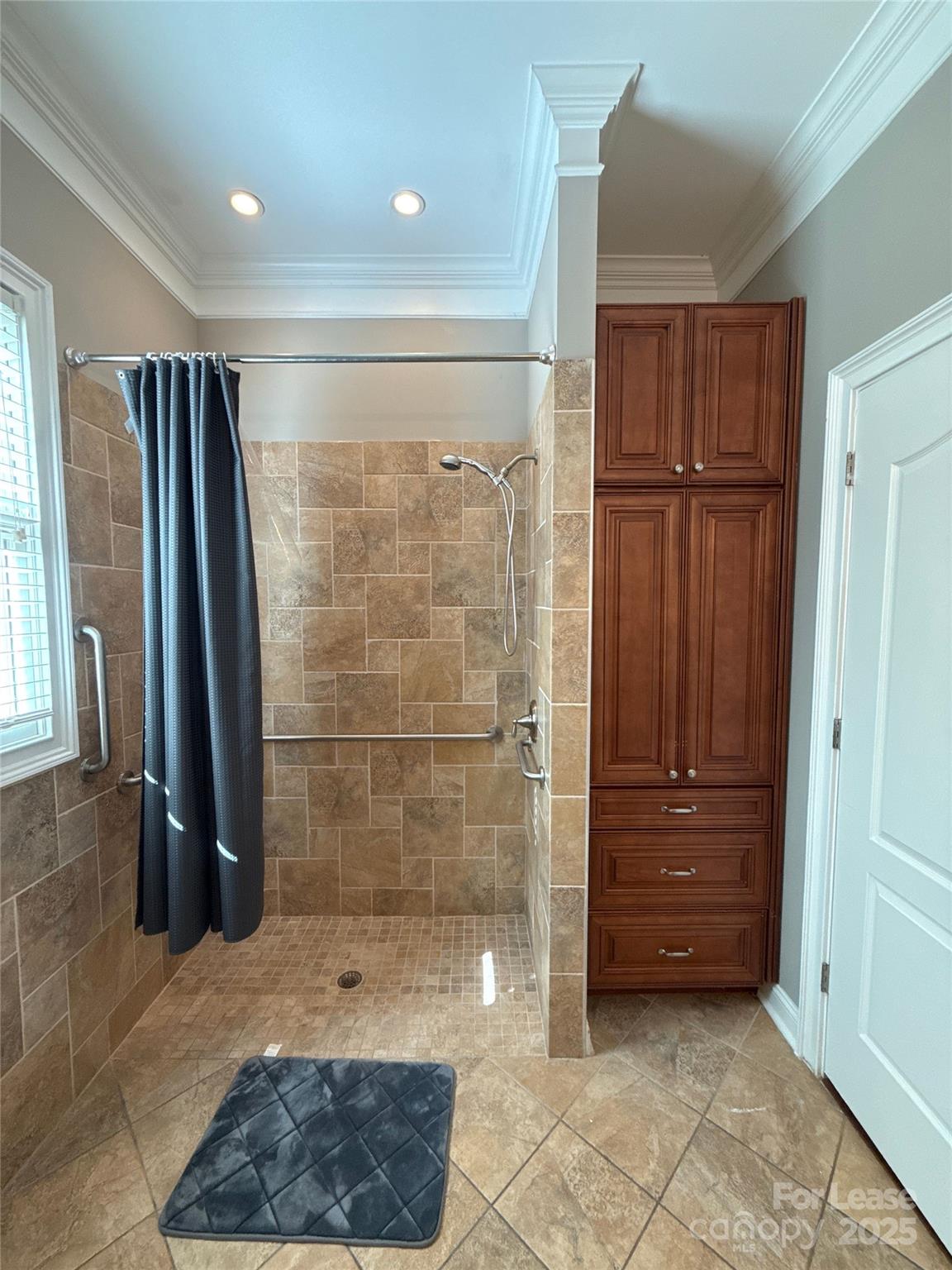 13931 Thompson Road Charlotte, NC 28227 - Photo 31 of 41 a bathroom with a shower