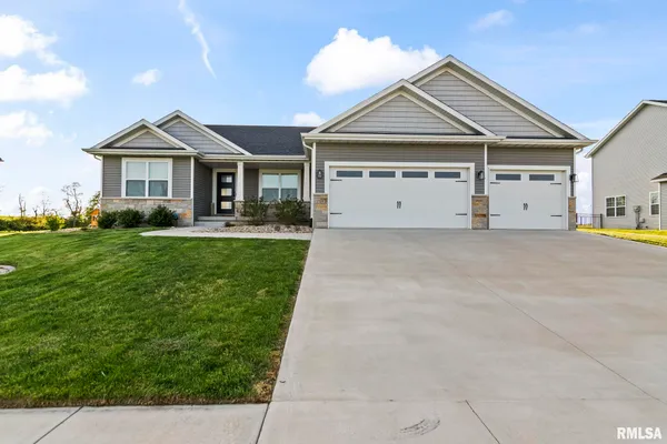 $450,000 | 1709 Spartan Drive, Chatham, IL 62629