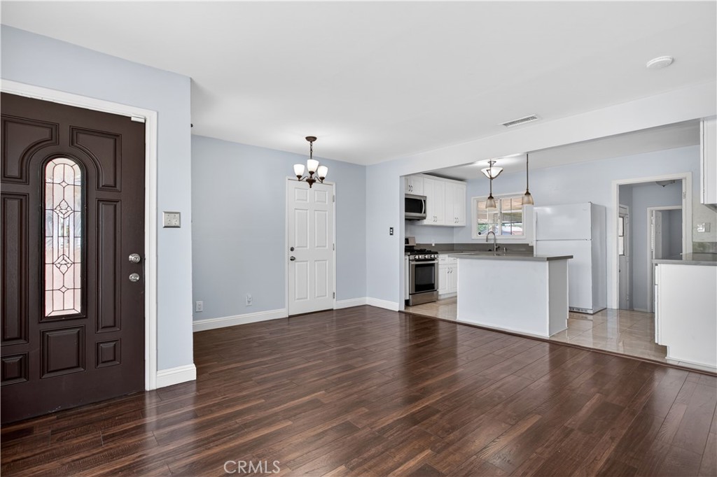 11812 Orr And Day Road Norwalk, CA 90650 - Photo 6 of 28