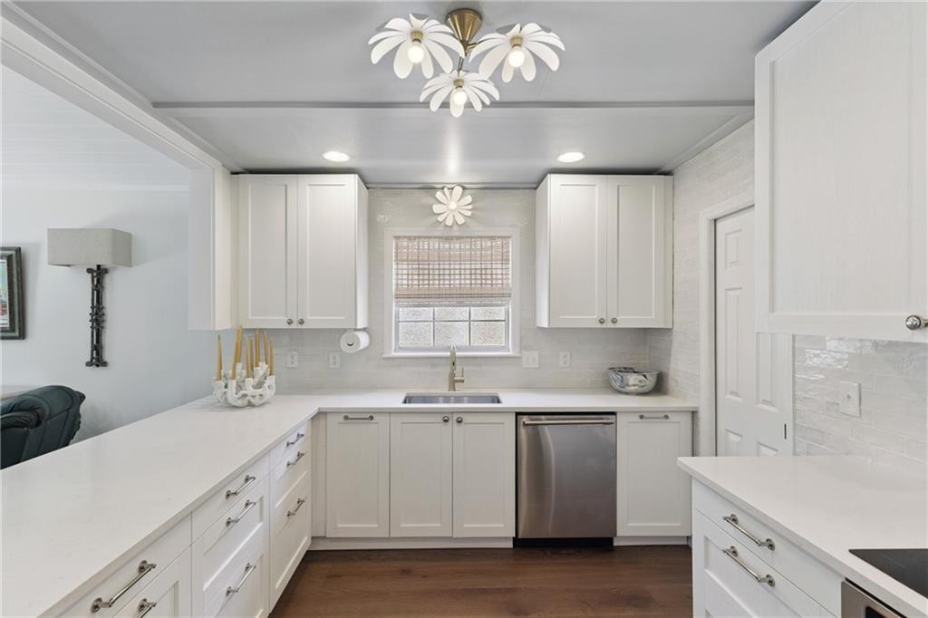 11814 Old Demere Road St. Simons Island, GA 31522 - Photo 4 of 26 Gallery Image 4