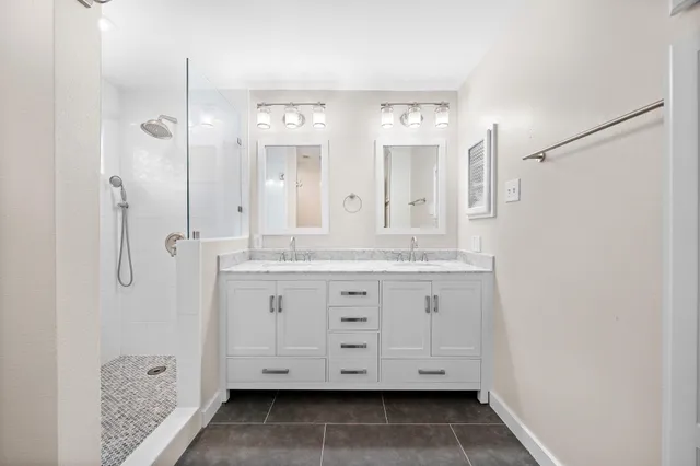 $2,850 | 954 West 41st Street, Houston, TX 77018