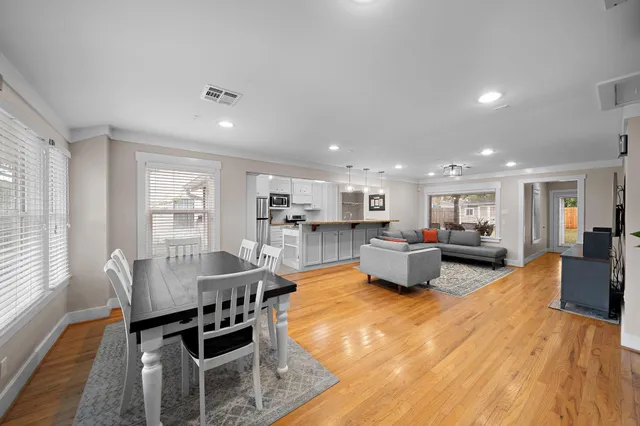 $2,850 | 954 West 41st Street, Houston, TX 77018