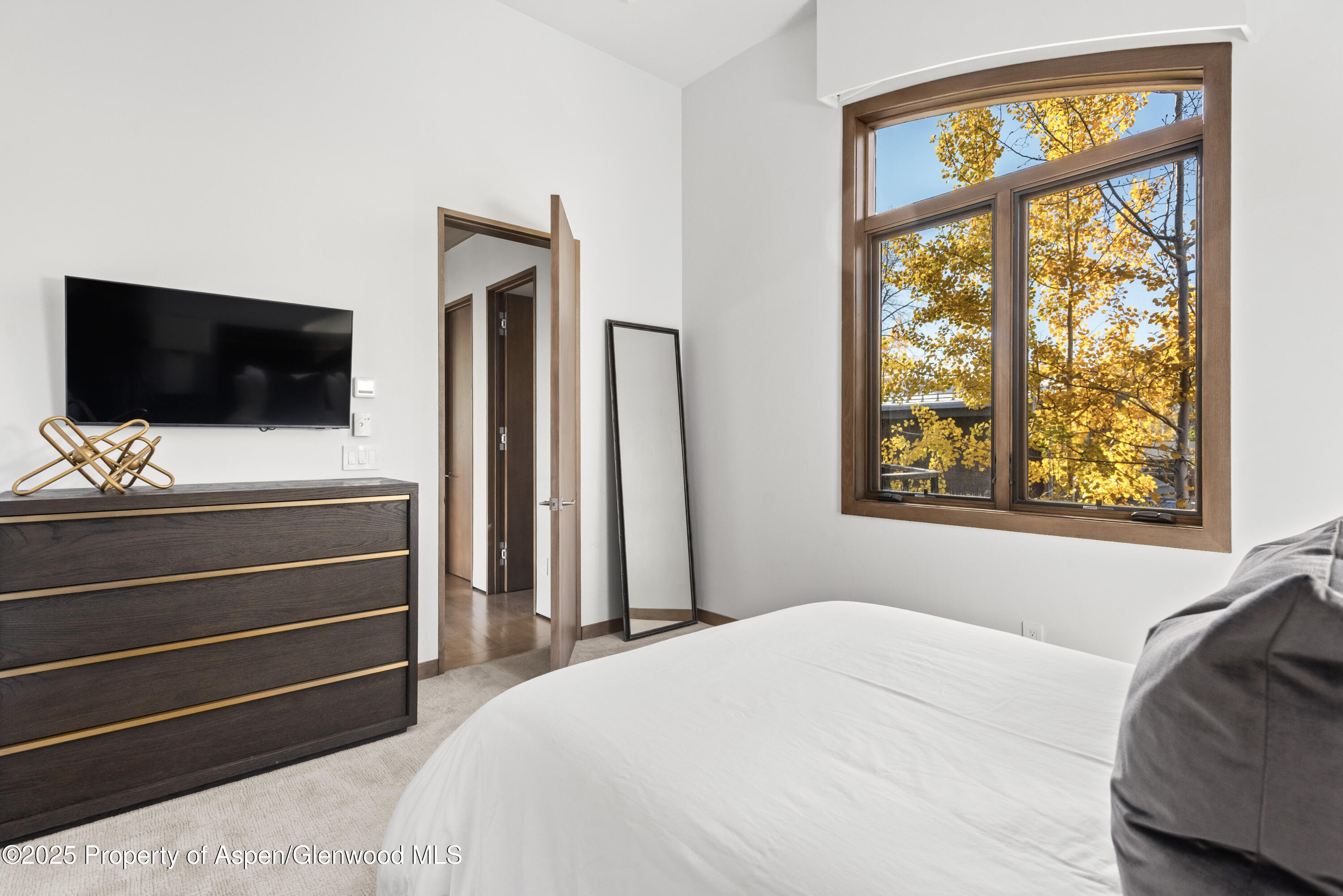522 Spruce Street Aspen, CO 81611 - Photo 15 of 26 Guest Suite I