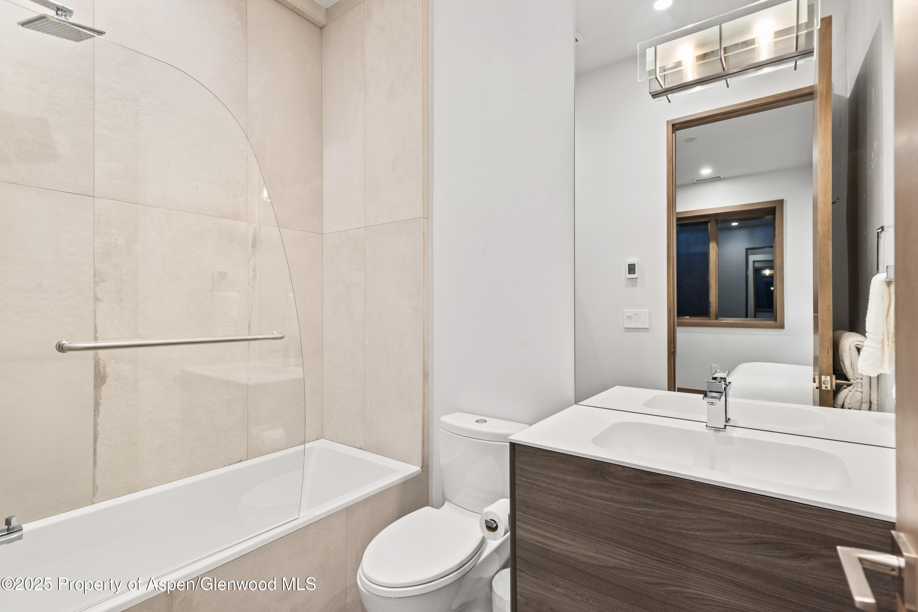 522 Spruce Street Aspen, CO 81611 - Photo 18 of 26 Guest Bathroom II