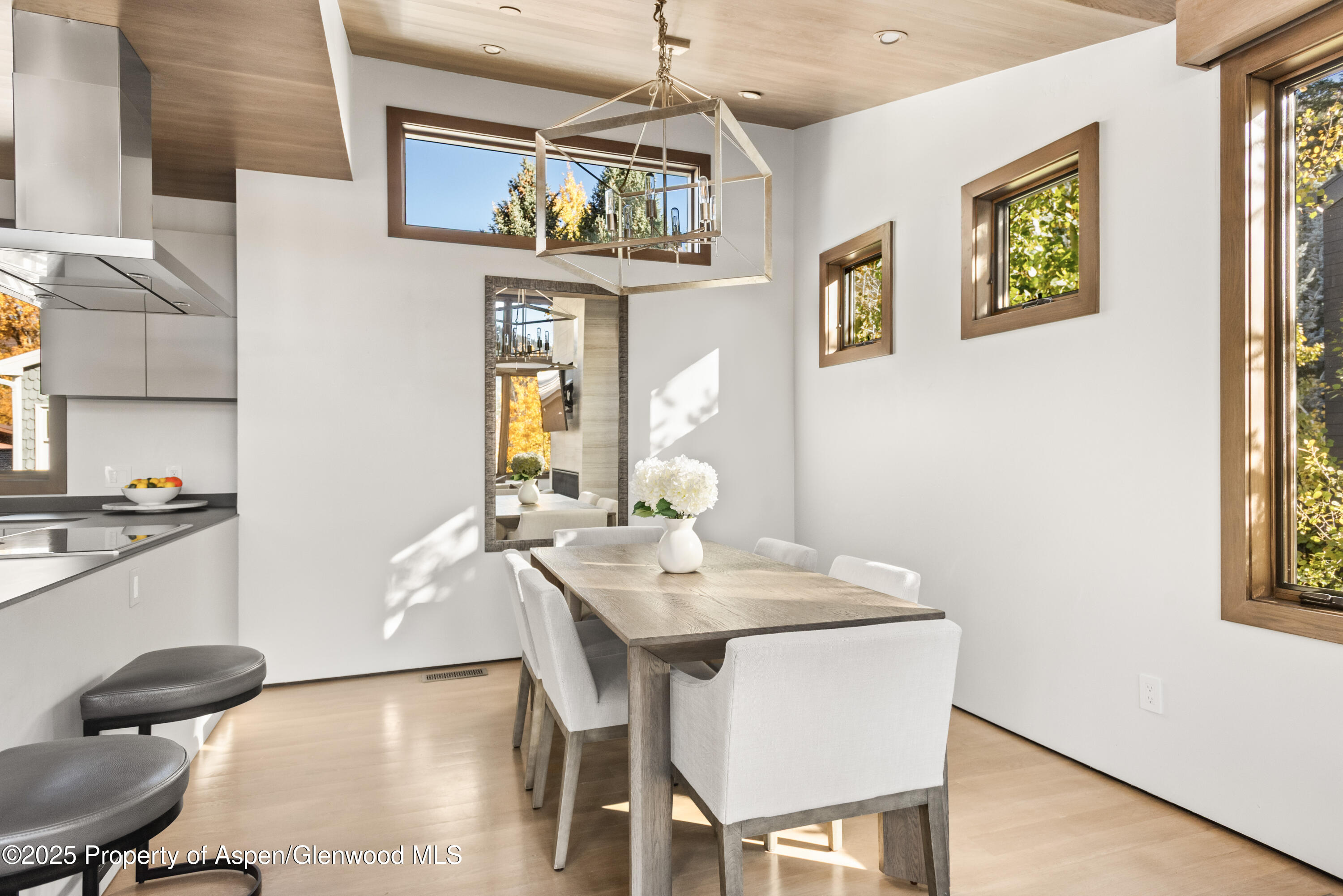 522 Spruce Street Aspen, CO 81611 - Photo 8 of 26 Dining Area