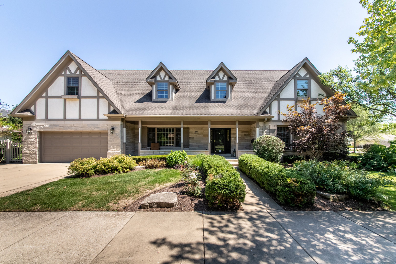 100 Wilma Place Park Ridge, IL 60068 - Photo 1 of 52
