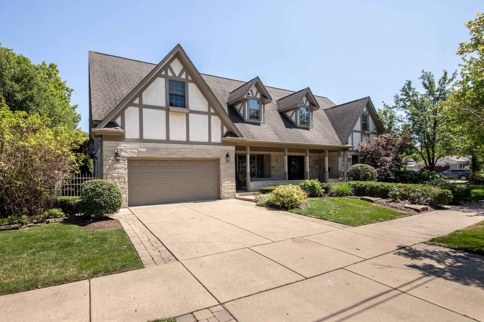 100 Wilma Place Park Ridge, IL 60068 - Photo 2 of 52