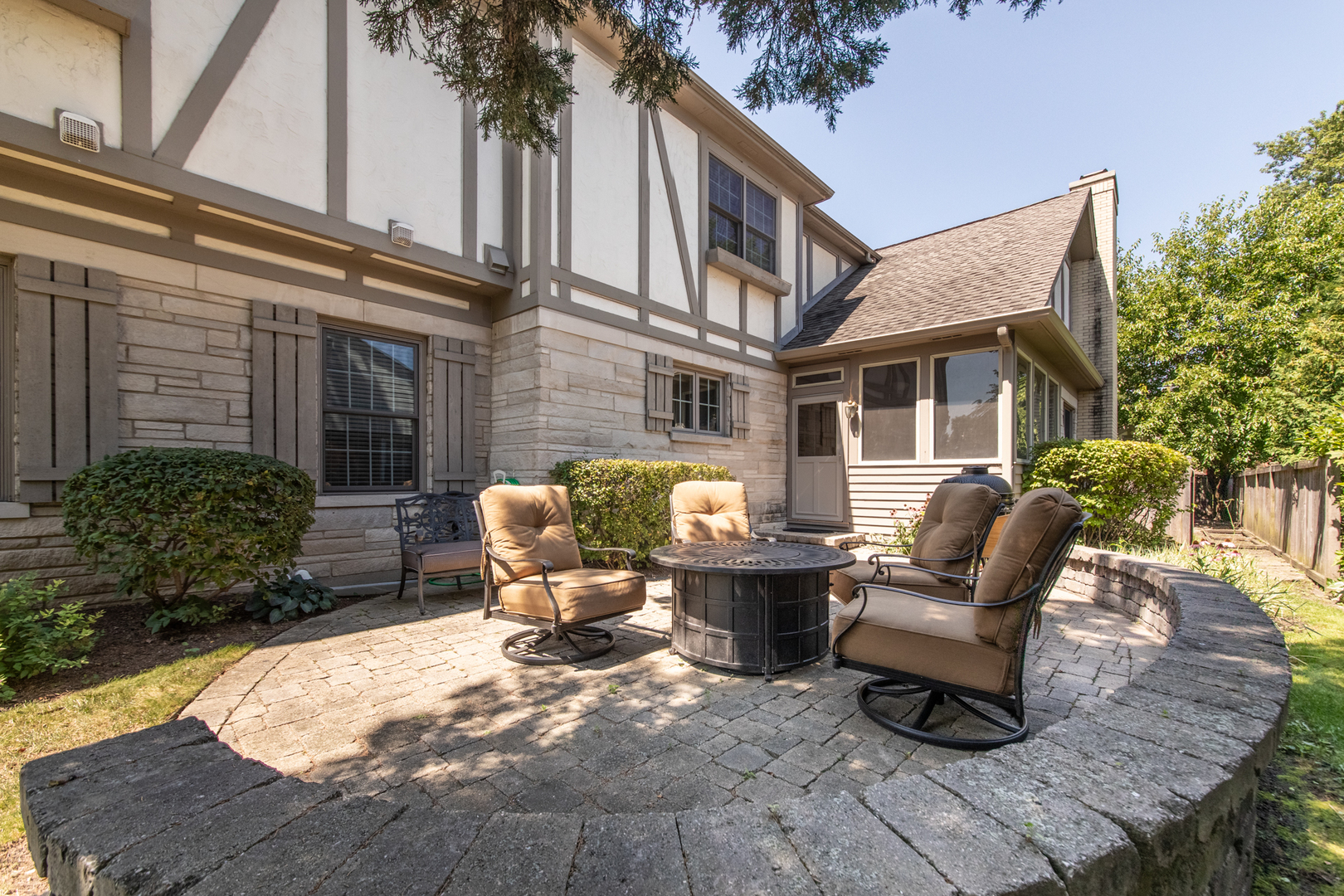 100 Wilma Place Park Ridge, IL 60068 - Photo 5 of 52