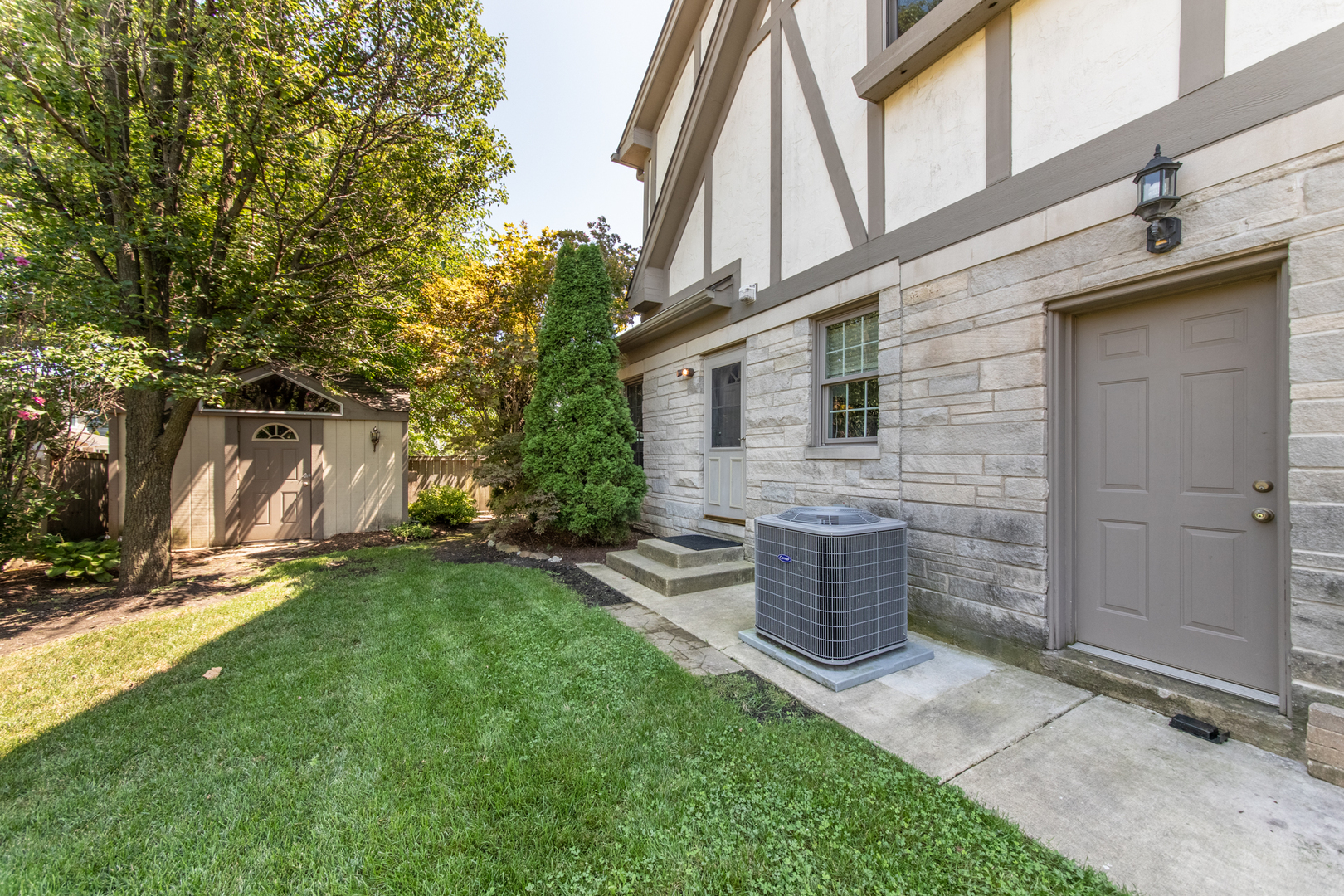 100 Wilma Place Park Ridge, IL 60068 - Photo 6 of 52