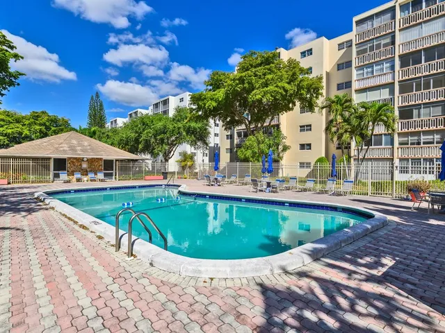 $149,000 | 1001 Northeast 14th Avenue, Unit 303, Hallandale Beach, FL 33009