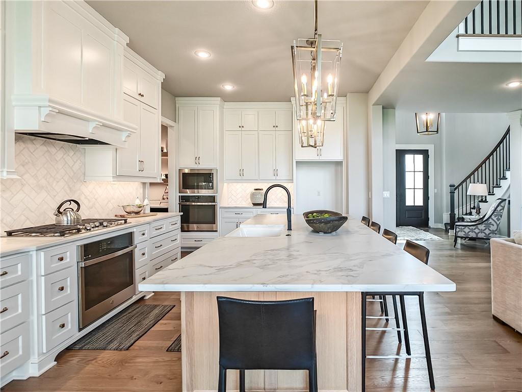 17212 Nieman Road Overland Park, KS 66221 - Photo 14 of 59