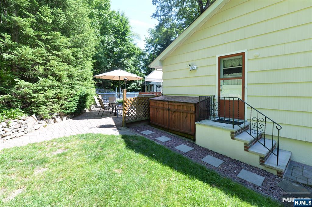30 Knolls Road Bloomingdale, NJ 07403 - Photo 27 of 32